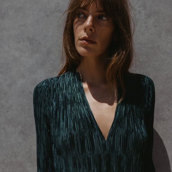 PLEATED MIDI DRESS GREEN - Picture 8 of 8